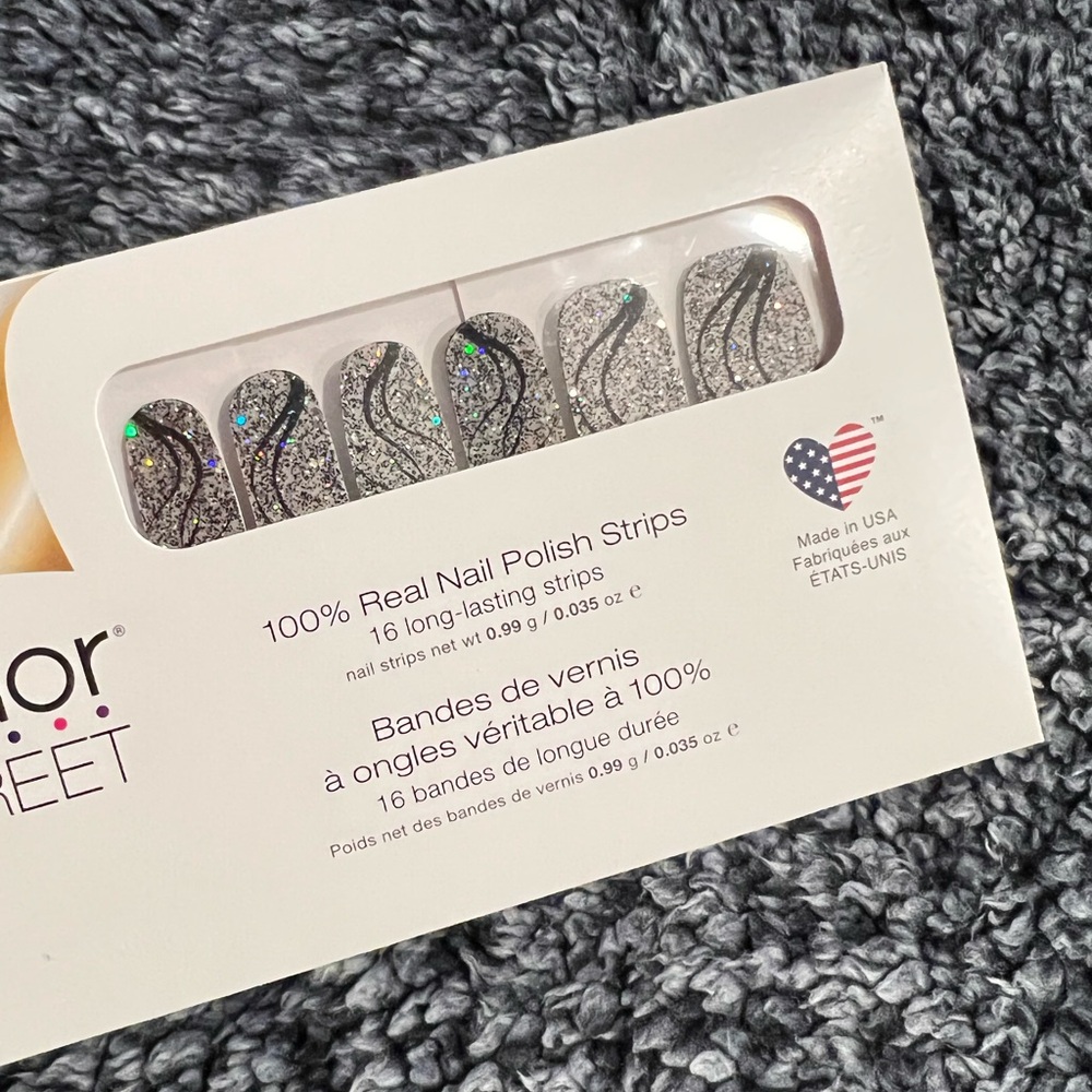 Color street nails black and gray mail strips! Lasts me ave 12-14 days! No dry!